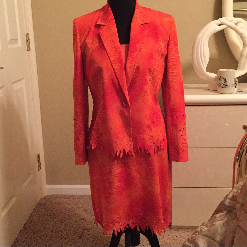 Beautiful designer silk spandex skirt suit